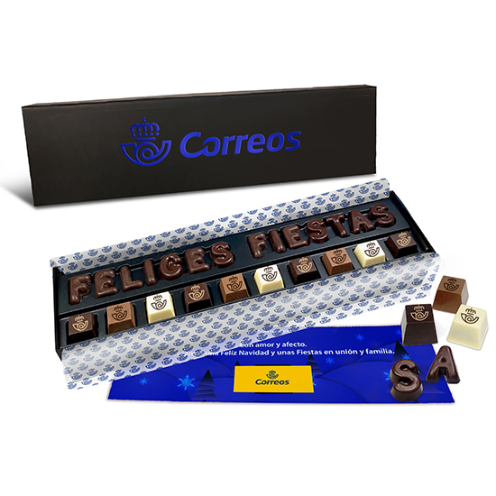 Caja con bombones y letras